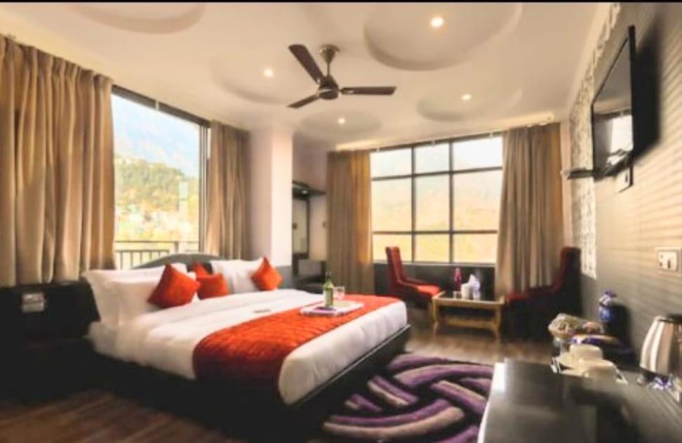 Hotel Holiday Hill, Near Mall Road, Mcleodganj# Parking#Restaurant Νταραμσάλα Εξωτερικό φωτογραφία